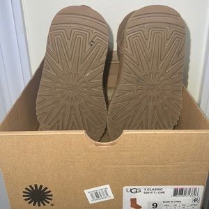 Chestnut UGG Toddler Classics Size 9